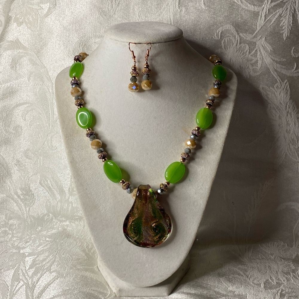 Green Glass Teardrop Pendant Necklace and Earrings Set